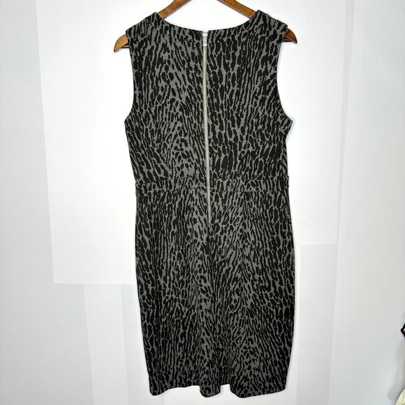 Talbots Sz 10 Black Animal Print Shift Knit Sleeveless Stretch Knee Length Dress - Picture 5 of 7